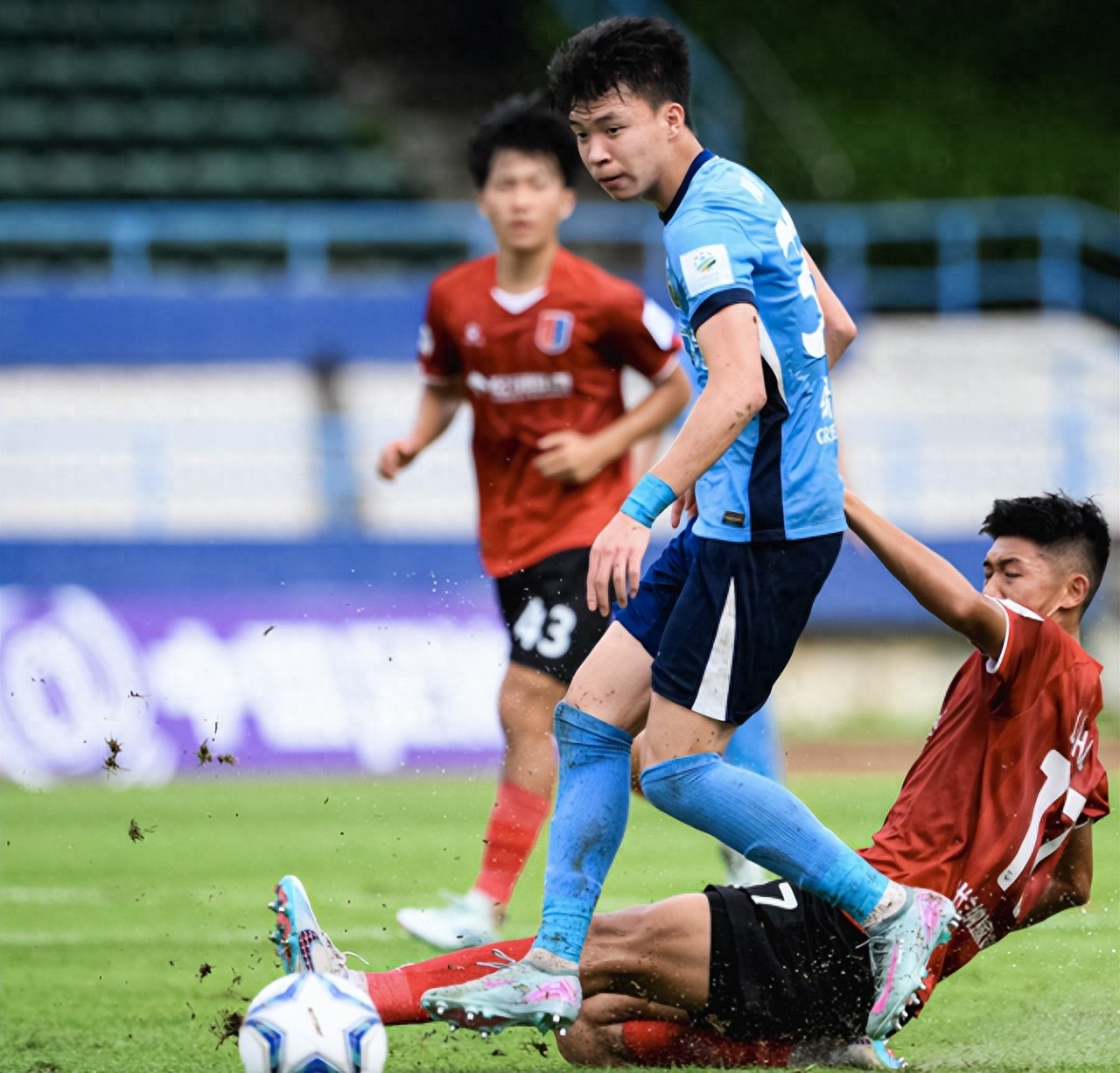 足协杯第3轮接连爆冷！中超2队两年1轮游，中乙黑马晋级16强
